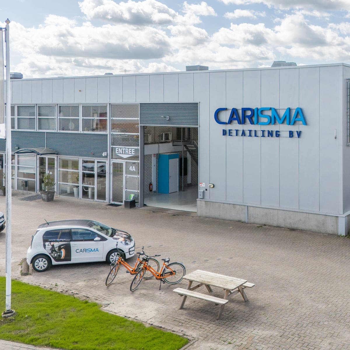 De gevel van Carisma Detailing aan de Malmöweg 4A in Groningen